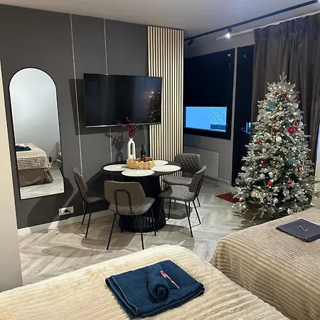 Modern @ Center Apartment