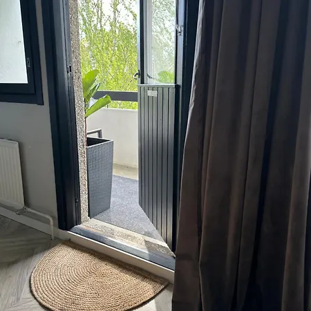 Modern @ Center Apartment